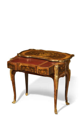 A FRENCH TULIPWOOD, AMARANTH, FRUITWOOD AND MARQUETRY TABLE MECANIQUE (TABLE A COULISSE) - фото 2