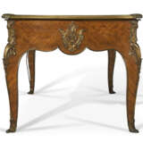 A FRENCH ORMOLU-MOUNTED KINGWOOD, TULIPWOOD AND FLORAL MARQUETRY CENTER TABLE - photo 3
