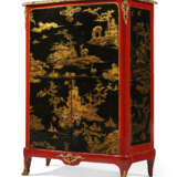 A LOUIS XV ORMOLU-MOUTNED CHINESE LACQUER AND RED-JAPANNED SECRETAIRE - Foto 1