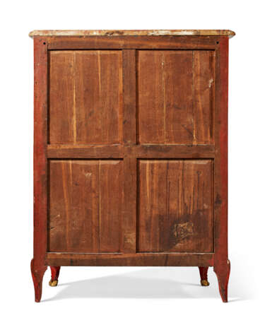 A LOUIS XV ORMOLU-MOUTNED CHINESE LACQUER AND RED-JAPANNED SECRETAIRE - photo 4