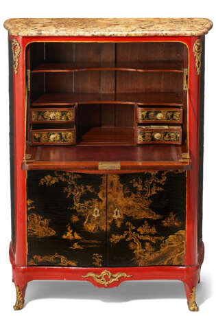 A LOUIS XV ORMOLU-MOUTNED CHINESE LACQUER AND RED-JAPANNED SECRETAIRE - фото 8