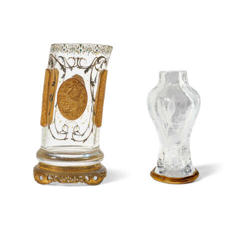 TWO FRENCH GILT-METAL-MOUNTED GLASS VASES - photo 3