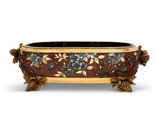 A FINE FRENCH 'JAPONISME' GILT, SILVERED, AND PATINATED BRONZE JARDINIERE - photo 2