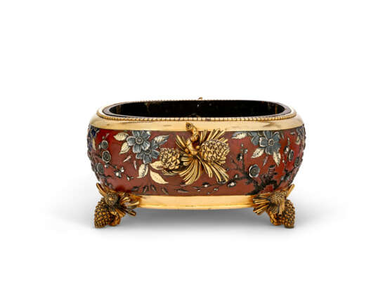 A FINE FRENCH 'JAPONISME' GILT, SILVERED, AND PATINATED BRONZE JARDINIERE - Foto 5
