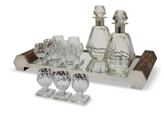 A FRENCH SILVER-MOUNTED CUT GLASS AND WOOD COCKTAIL SERVICE - фото 1