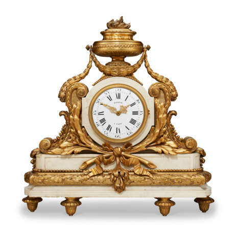 A LARGE NAPOLEON III ORMOLU AND WHITE MARBLE DOUBLE-SIDED THREE-PIECE CLOCK GARNITURE - photo 5