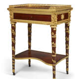 A FINE FRENCH ORMOLU-MOUNTED MAHOGANY SIDE TABLE - фото 1