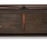 A REGENCY BRASS-INLAID MAHOGANY SERVING TABLE - Foto 6