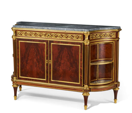 A RESTAURATION ORMOLU-MOUNTED MAHOGANY AND BARDIGLIO MARBLE COMMODE À L'ANGLAISE - photo 1