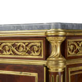 A RESTAURATION ORMOLU-MOUNTED MAHOGANY AND BARDIGLIO MARBLE COMMODE À L'ANGLAISE - photo 4