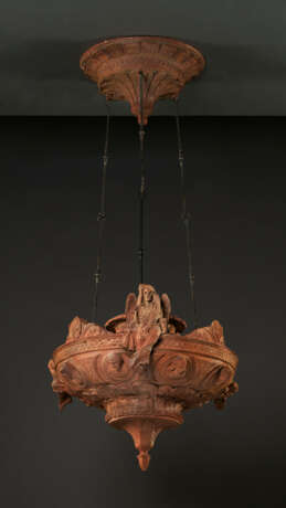 A PAIR OF FRENCH TERRACOTTA MODELS FOR SANCTUARY LAMPS - Foto 5