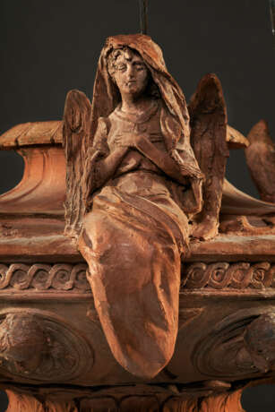 A PAIR OF FRENCH TERRACOTTA MODELS FOR SANCTUARY LAMPS - photo 6