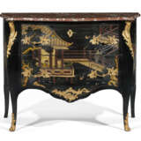 A PAIR OF FRENCH ORMOLU-MOUNTED LACQUER COMMODES - photo 3