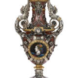 A LARGE NAPOLEON III ORMOLU, SILVERED-BRONZE AND ENAMEL-MOUNTED ROUGE GRIOTTE MARBLE VASE - Foto 1