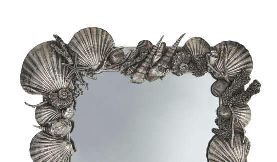 AN ITALIAN SILVER-PLATED SHELL-FORM MIRROR - photo 2