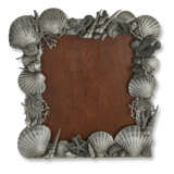 AN ITALIAN SILVER-PLATED SHELL-FORM PICTURE FRAME - Foto 1