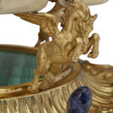 AN ITALIAN PARCEL-GILT, SILVER, AND HARDSTONE CENTERPIECE - Foto 2