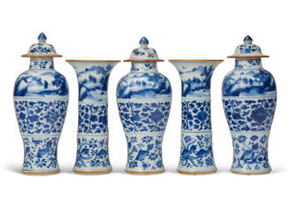 A CHINESE EXPORT PORCELAIN BLUE AND WHITE FIVE-PIECE GARNITURE