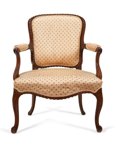 A PAIR OF GEORGE III SOLID MAHOGANY ARMCHAIRS - Foto 2