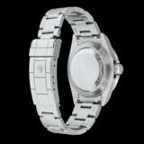 ROLEX. A STAINLESS STEEL AUTOMATIC WRISTWATCH WITH SWEEP CENTRE SECONDS, DATE AND BRACELET - Foto 2