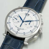 DE BETHUNE. AN 18K WHITE GOLD CHRONOGRAPH WRISTWATCH WITH MONTH INDICATION AND DATE - photo 2