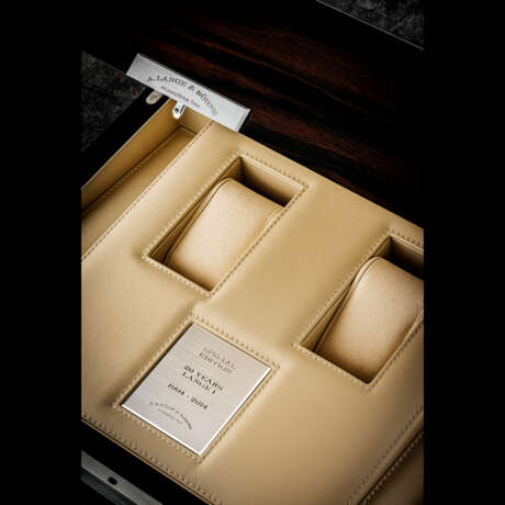 A.LANGE & S&#214;HNE. A WOODEN PRESENTATION BOX, MADE FOR THE SPECIAL EDITION SET OF TWO WATCHES TO COMMEMORATE THE 20TH ANNIVERSARY OF LANGE 1 - photo 1