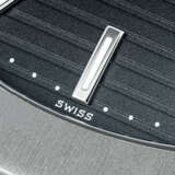PATEK PHILIPPE. A RARE STAINLESS STEEL AUTOMATIC WRISTWATCH WITH DATE AND BRACELET - Foto 2