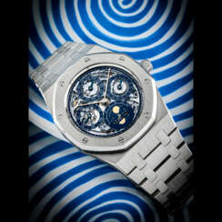 AUDEMARS PIGUET. A RARE PLATINUM AUTOMATIC SKELETONISED PERPETUAL CALENDAR WRISTWATCH WITH MOON PHASES AND BRACELET