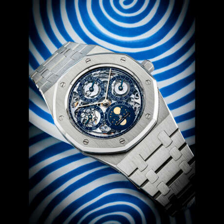 AUDEMARS PIGUET. A RARE PLATINUM AUTOMATIC SKELETONISED PERPETUAL CALENDAR WRISTWATCH WITH MOON PHASES AND BRACELET - фото 1