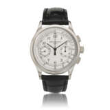 PATEK PHILIPPE. AN 18K WHITE GOLD CHRONOGRAPH WRISTWATCH WITH PULSATION SCALE AND BREGUET NUMERALS - Foto 1