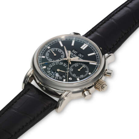 PATEK PHILIPPE. A PLATINUM PERPETUAL CALENDAR SPLIT SECONDS CHRONOGRAPH WRISTWATCH WITH MOON PHASES, DAY/NIGHT AND LEAP YEAR INDICATION - Foto 2