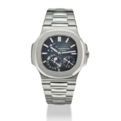 PATEK PHILIPPE. A STAINLESS STEEL AUTOMATIC WRISTWATCH WITH POWER RESERVE, MOON PHASES, DATE AND BRACELET
