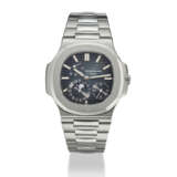 PATEK PHILIPPE. A STAINLESS STEEL AUTOMATIC WRISTWATCH WITH POWER RESERVE, MOON PHASES, DATE AND BRACELET - фото 1