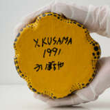 YAYOI KUSAMA (B. 1929) - Foto 14