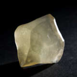 A FINE EXAMPLE OF DESERT GLASS FROM THE IMPACT OF AN ASTEROID ON EARTH - Foto 1