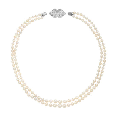 NATURAL PEARL NECKLACE WITH CARTIER ART DECO DIAMOND BROOCH-CLASP - Foto 4