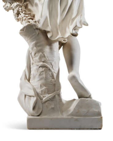 A WHITE MARBLE FIGURE OF FLORA - photo 8