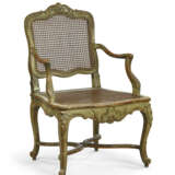 SUITE DE HUIT FAUTEUILS LOUIS XV - Foto 3