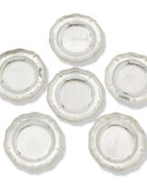 SIX ASSIETTES CREUSES EN ARGENT