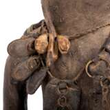Skulptur einer magischen männlichen Figur. KAMERUN/AFRIKA, um 1900 oder älter. - фото 8