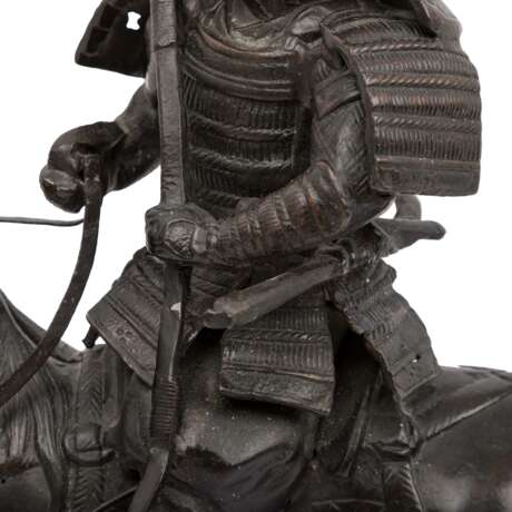 Japanischer Samurai zu Pferd. - photo 9