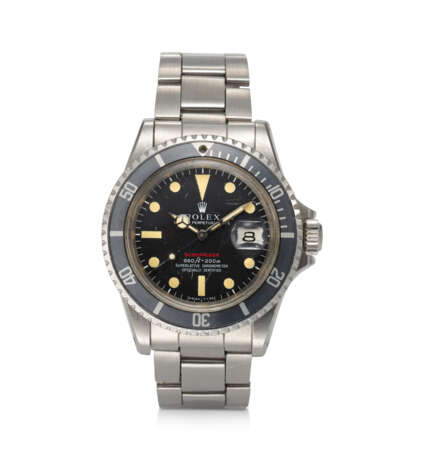 ROLEX, REF. 1680, “RED SUBMARINER”, MK IV DIAL, A FINE STEEL DIVER’S WRISTWATCH ON BRACELET WITH DATE - Foto 1
