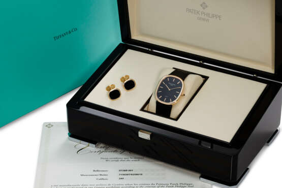 PATEK PHILIPPE, REF. 5738R-001, ELLIPSE, A FINE 18K ROSE GOLD WRISTWATCH, RETAILED & SIGNED BY TIFFANY & CO. WITH MATCHING CUFFLINKS - Foto 8