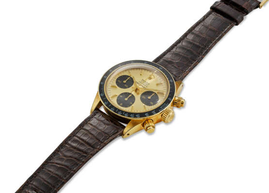 ROLEX, REF. 6263, DAYTONA, A RARE 14K YELLOW GOLD CHRONOGRAPH WRISTWATCH, RETAILED AND SIGNED BY TIFFANY & CO. - photo 2