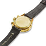ROLEX, REF. 6263, DAYTONA, A RARE 14K YELLOW GOLD CHRONOGRAPH WRISTWATCH, RETAILED AND SIGNED BY TIFFANY & CO. - photo 3