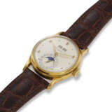 PATEK PHILIPPE, REF. 1526J, A FINE AND RARE 18K YELLOW GOLD PERPETUAL CALENDAR WRISTWATCH WITH MOON PHASES - photo 2
