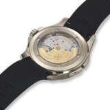 PATEK PHILIPPE, REF. 5650G-001, AQUANAUT, ADVANCED RESEARCH, A RARE 18K WHITE GOLD WRISTWATCH WITH DUAL TIMEZONES - photo 5