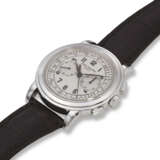 PATEK PHILIPPE, REF. 5070G-001, A FINE AND DESIRABLE 18K WHITE GOLD CHRONOGRAPH WRISTWATCH WITH SILVERED DIAL - Foto 2