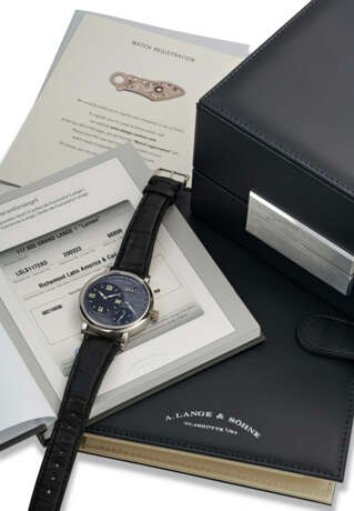A. LANGE & S&#214;HNE, REF. 117.035, GRAND LANGE 1 “LUMEN “, A FINE PLATINUM WRISTWATCH WITH SUBSIDIARY SECONDS, LIMITED EDITION OF 200 - Foto 4