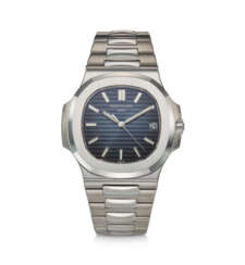 PATEK PHILIPPE, REF. 5711/1A-010, NAUTILUS, A FINE AND ICONIC STEEL BLUE DIAL WRISTWATCH WITH DATE